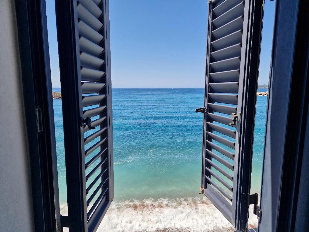 Beach Apartment Sveti Stefan * סבטי סטפן